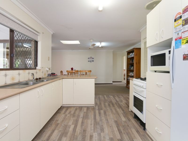 43 Ravenslea Drive, Parkwood WA 6147