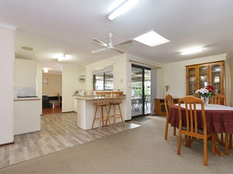 43 Ravenslea Drive, Parkwood WA 6147