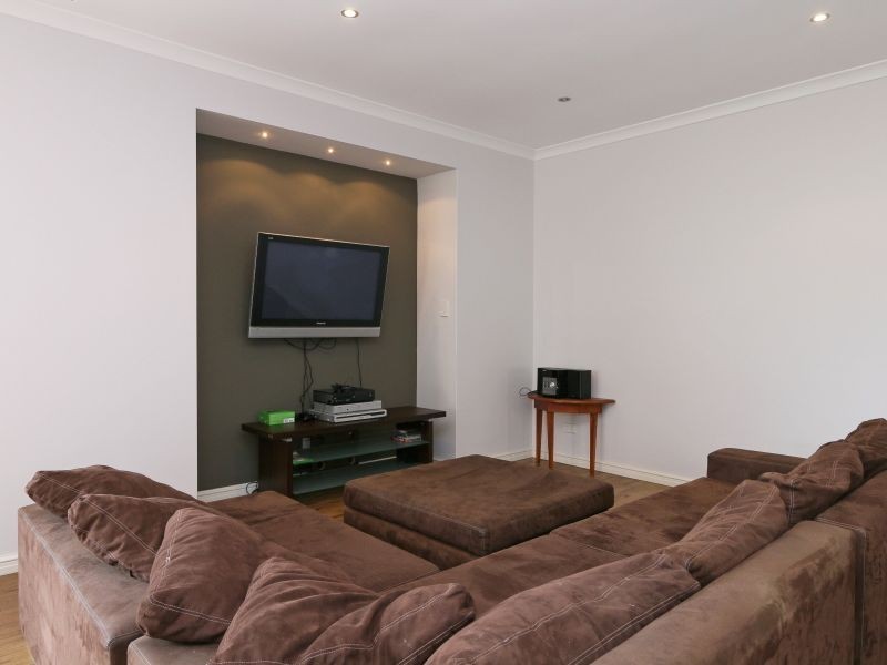 14 Oakleigh Pass, Harrisdale WA 6112