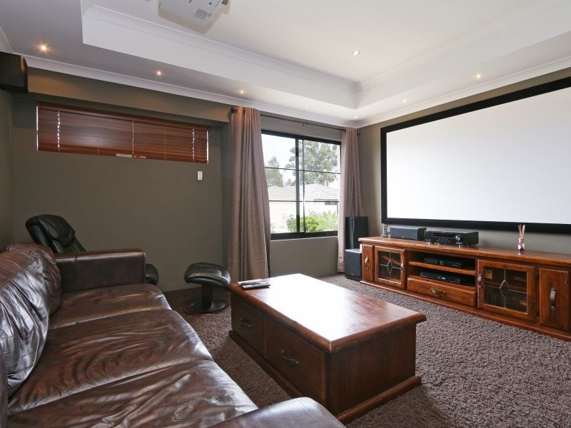 14 Oakleigh Pass, Harrisdale WA 6112