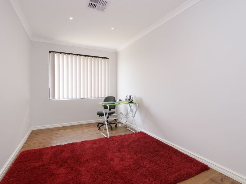 14 Oakleigh Pass, Harrisdale WA 6112