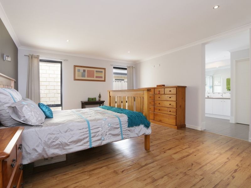 14 Oakleigh Pass, Harrisdale WA 6112