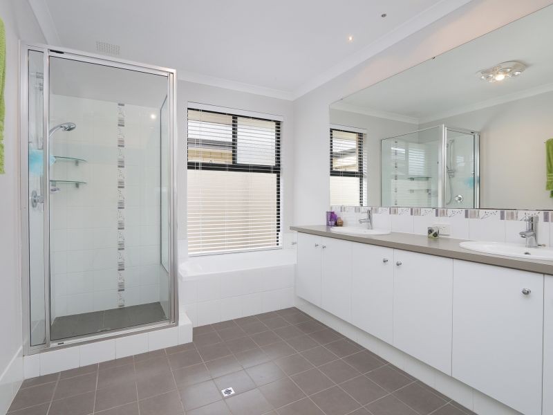 14 Oakleigh Pass, Harrisdale WA 6112