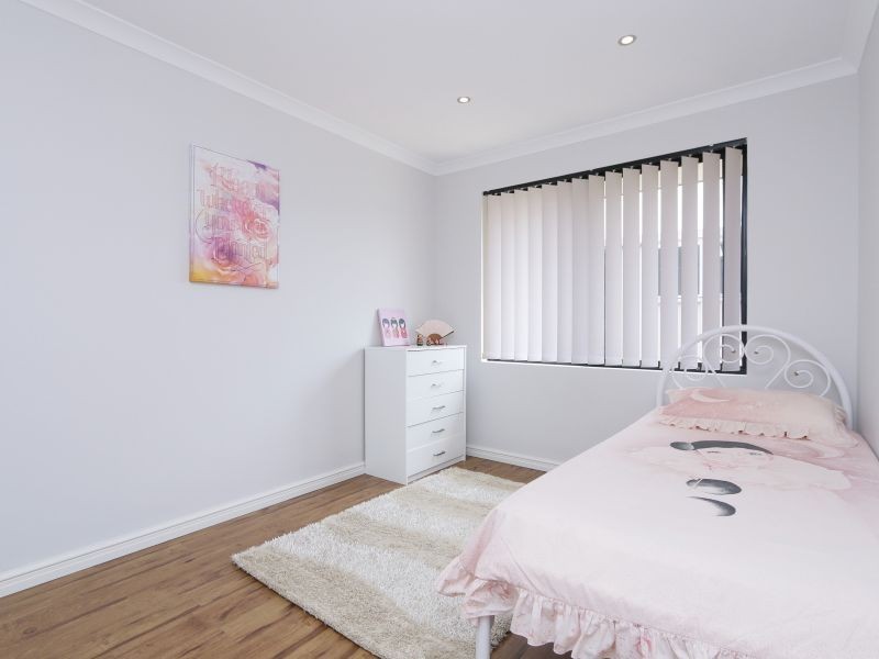 14 Oakleigh Pass, Harrisdale WA 6112