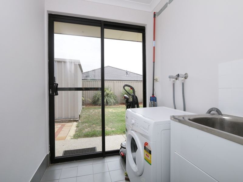 14 Oakleigh Pass, Harrisdale WA 6112