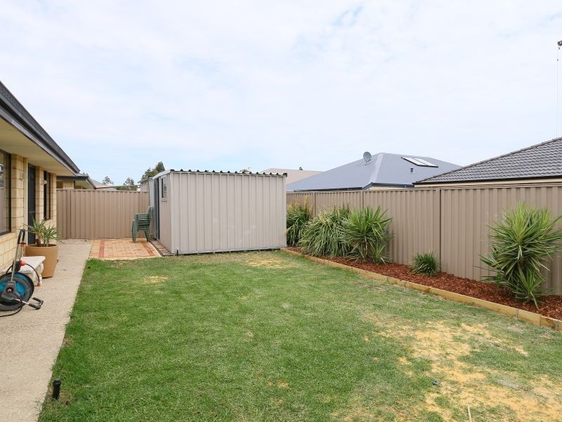 14 Oakleigh Pass, Harrisdale WA 6112