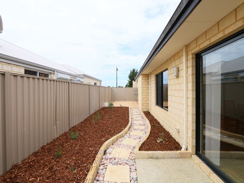 14 Oakleigh Pass, Harrisdale WA 6112