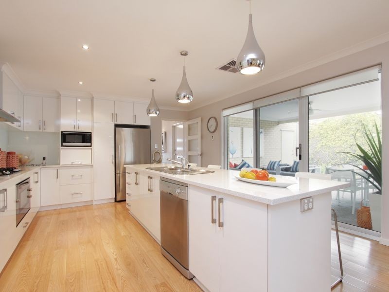 11 Cardacut Way, Southern River WA 6110