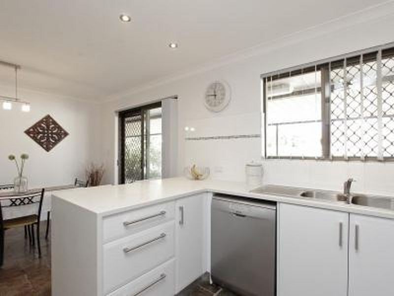 54 Lyrebird Way, Thornlie WA 6108