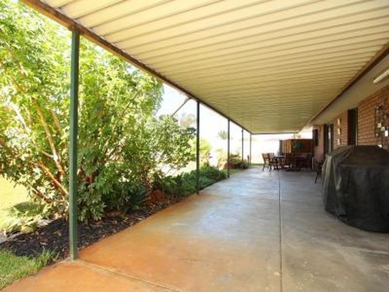 54 Lyrebird Way, Thornlie WA 6108