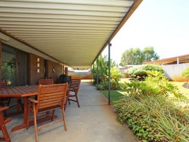 54 Lyrebird Way, Thornlie WA 6108