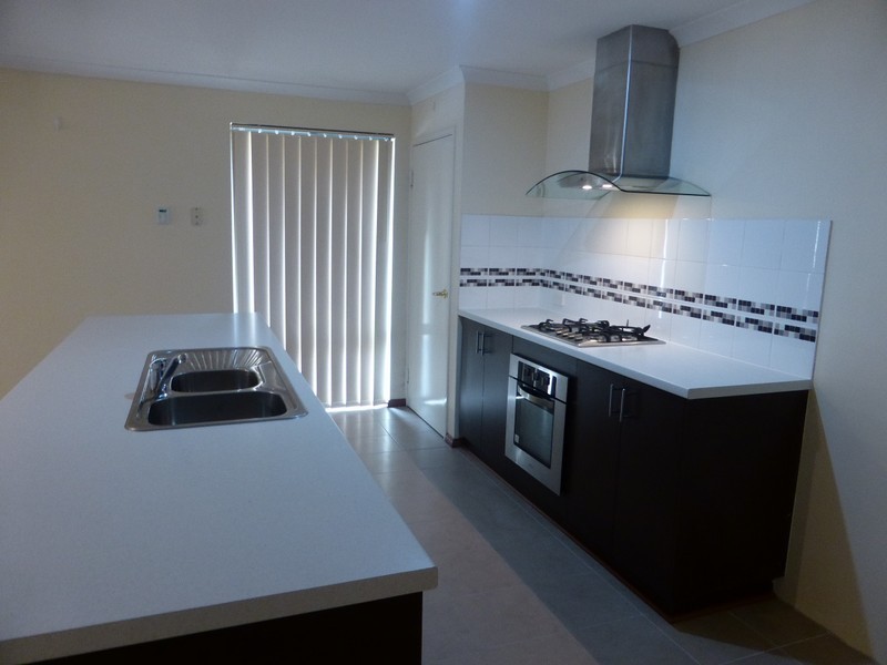 2 Parnell Way, Canning Vale WA 6155