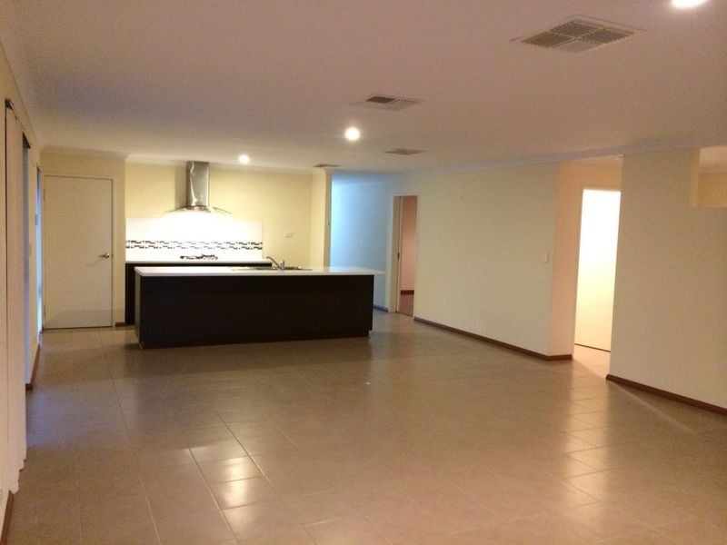 2 Parnell Way, Canning Vale WA 6155