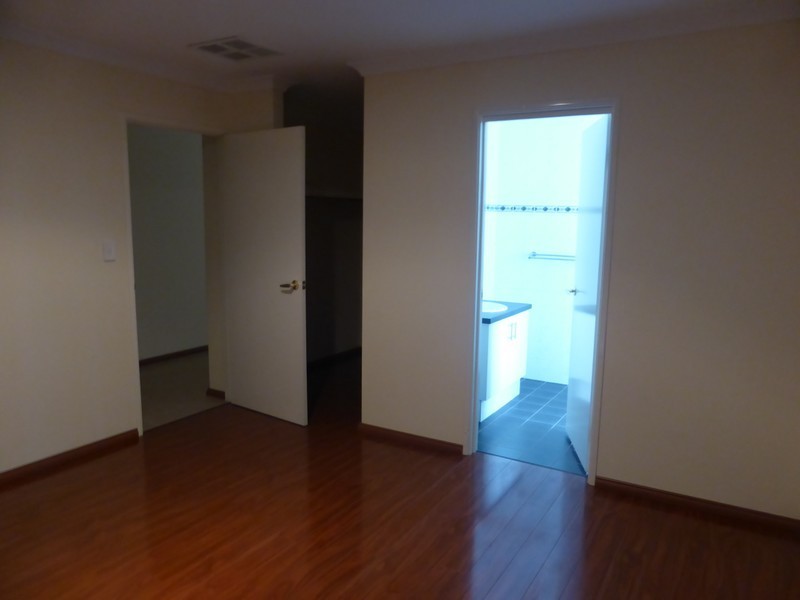 2 Parnell Way, Canning Vale WA 6155