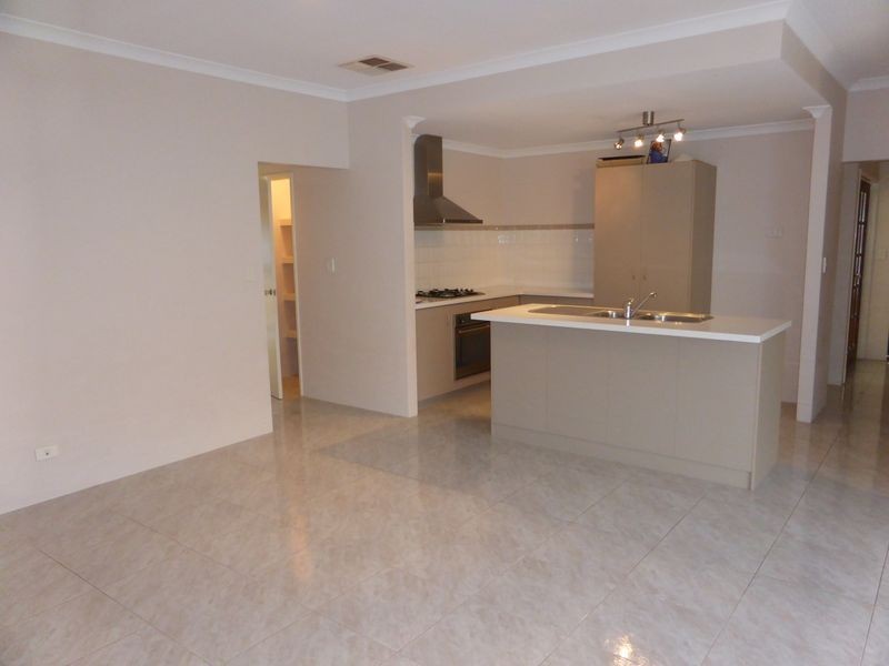 8 Hay Lane, Canning Vale WA 6155