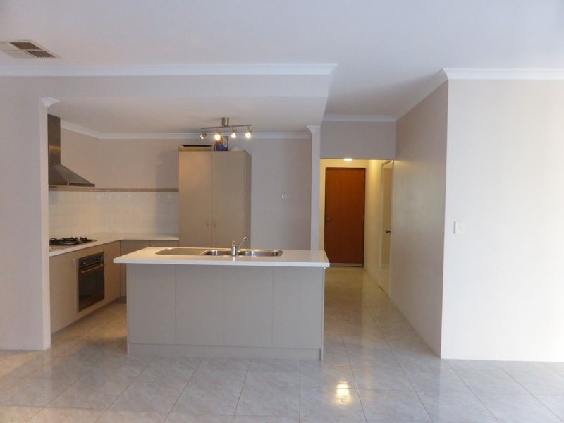 8 Hay Lane, Canning Vale WA 6155