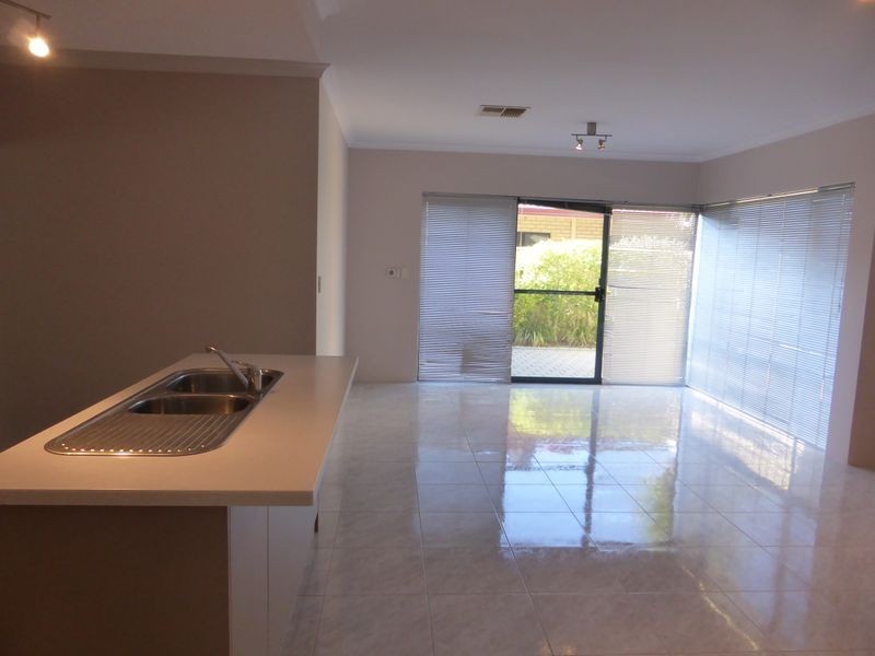 8 Hay Lane, Canning Vale WA 6155