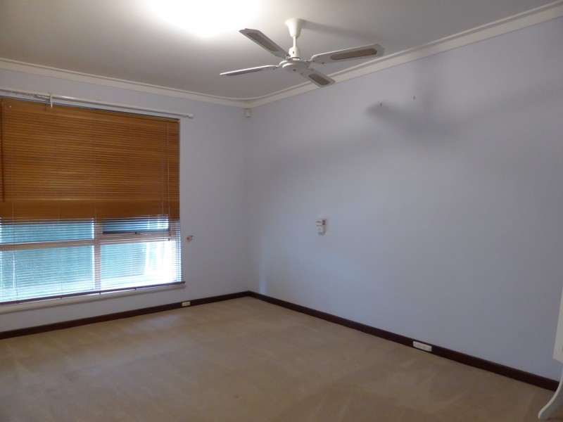 36 Tullamore Avenue, Thornlie WA 6108