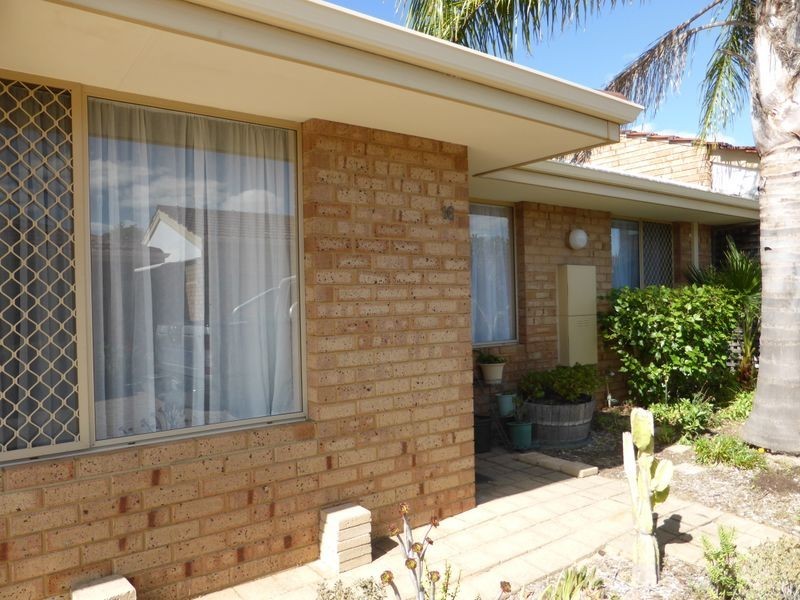 16/6 Lester Drive, Thornlie WA 6108
