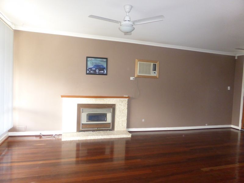 17 Tullamore Avenue, Thornlie WA 6108