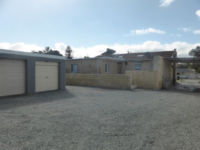 17 Tullamore Avenue, Thornlie WA 6108