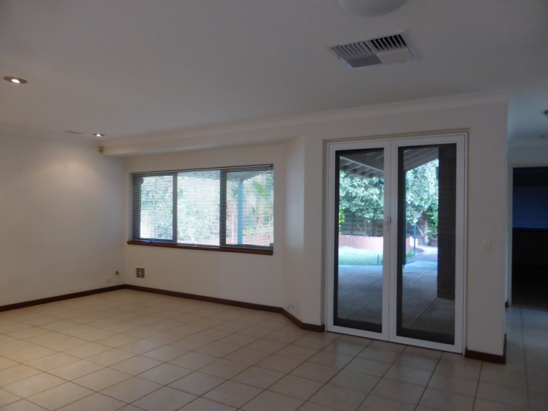 79 Regency Drive, Thornlie WA 6108