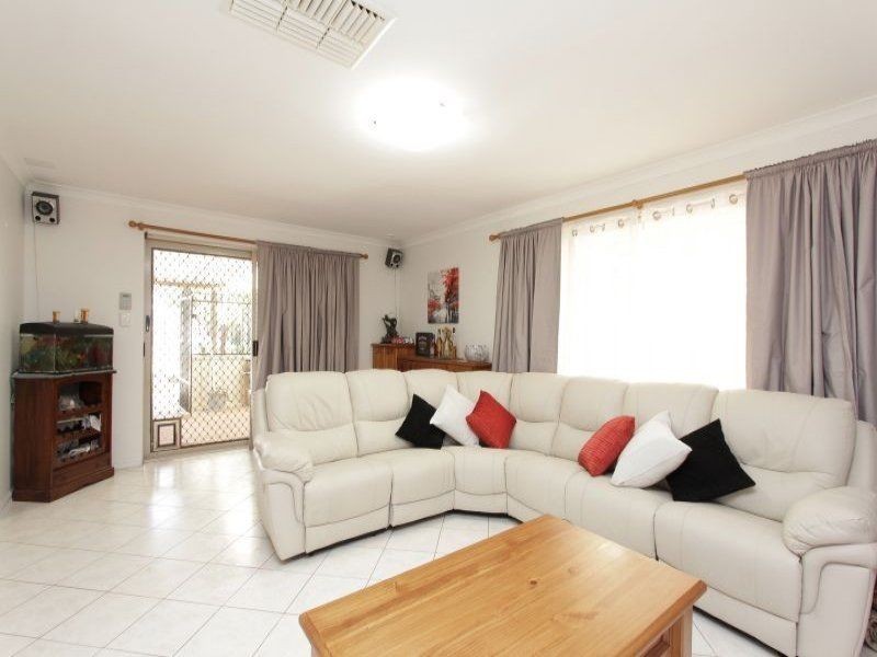 7 Dabchick Close, East Cannington WA 6107