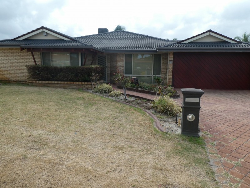 163 Forest Lakes Drive, Thornlie WA 6108
