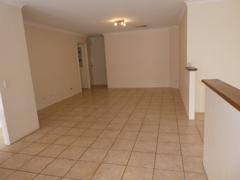 163 Forest Lakes Drive, Thornlie WA 6108