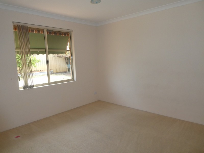 163 Forest Lakes Drive, Thornlie WA 6108
