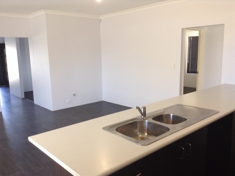 5 Middleton Court, Canning Vale WA 6155