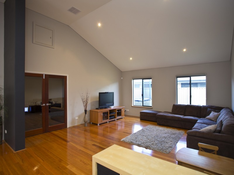 30 Whittaker Turn, Piara Waters WA 6112