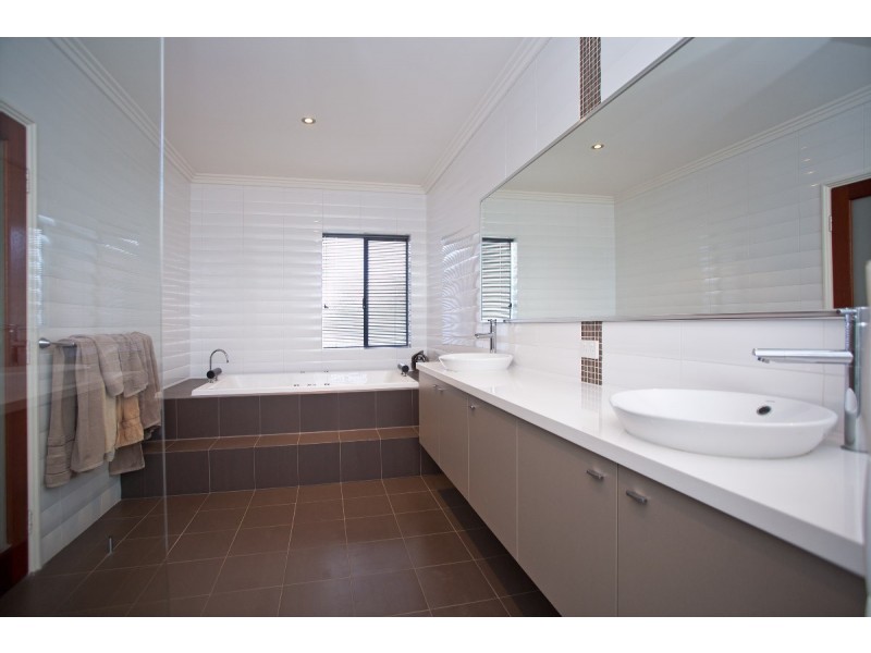 30 Whittaker Turn, Piara Waters WA 6112