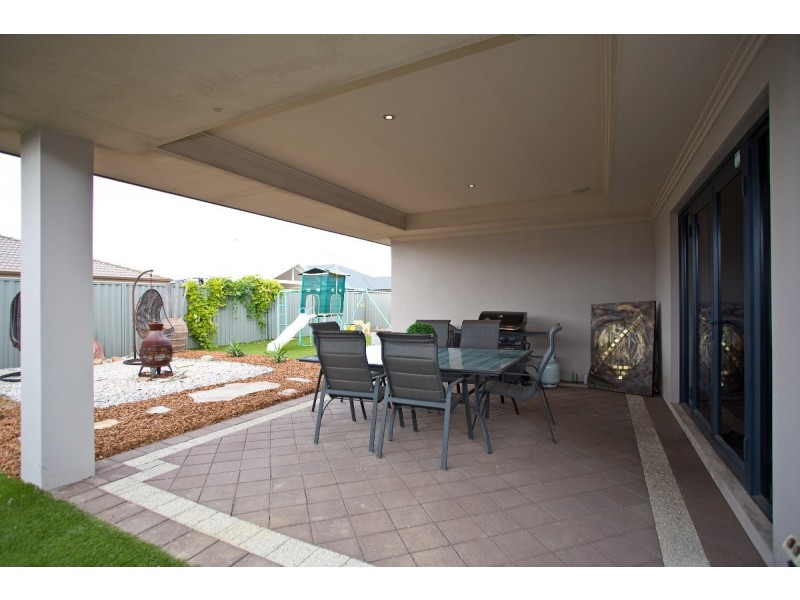 30 Whittaker Turn, Piara Waters WA 6112