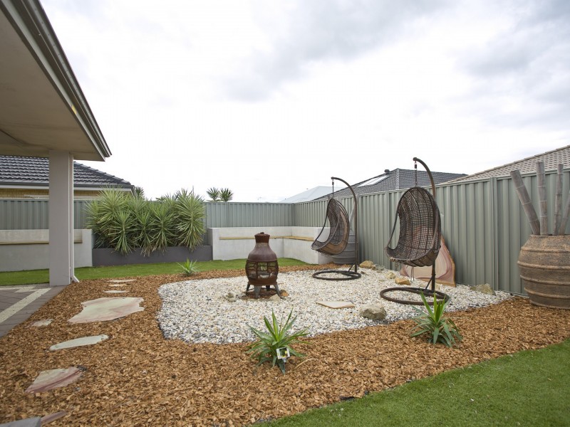 30 Whittaker Turn, Piara Waters WA 6112