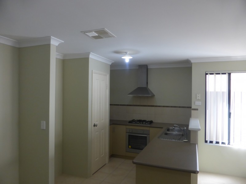 77 Kawana Avenue, Maddington WA 6109