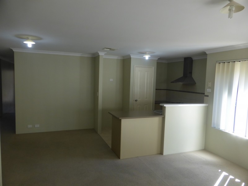 77 Kawana Avenue, Maddington WA 6109