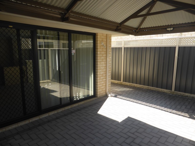 77 Kawana Avenue, Maddington WA 6109