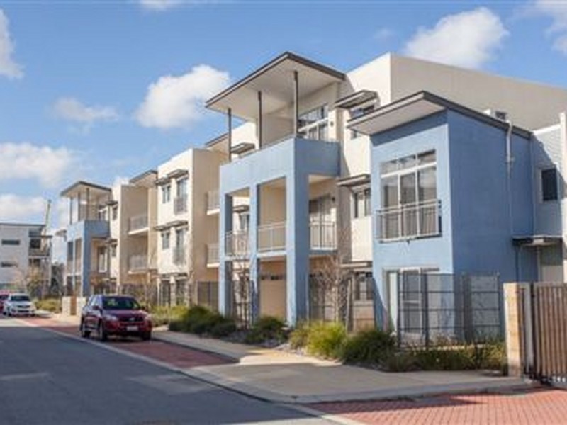 17/6 Ibera Way, Success WA 6164