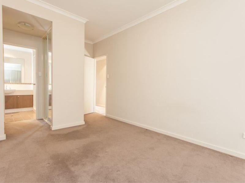 17/6 Ibera Way, Success WA 6164