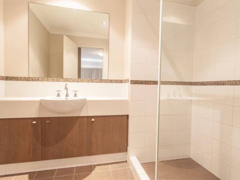 17/6 Ibera Way, Success WA 6164