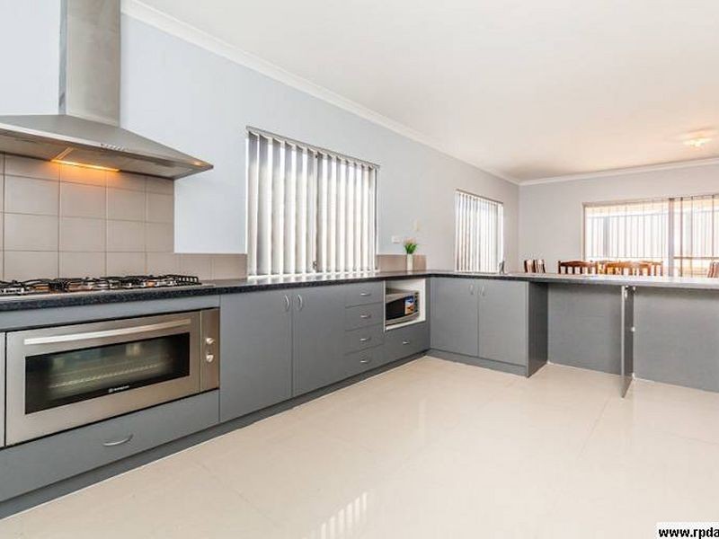 21 Calneggia Drive, Darling Downs WA 6122