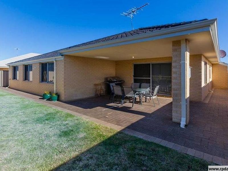 21 Calneggia Drive, Darling Downs WA 6122