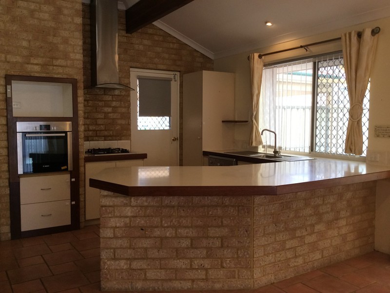 38 Sugarwood Drive, Thornlie WA 6108