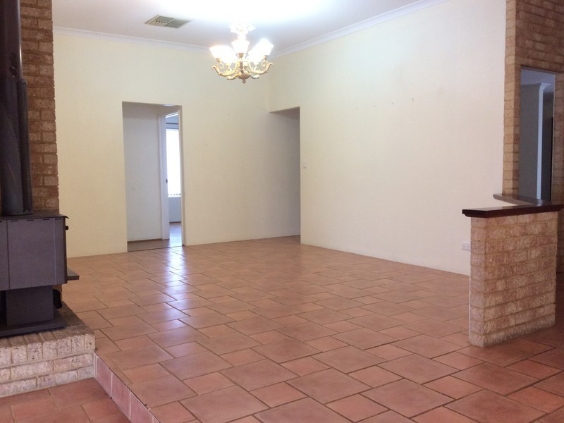 38 Sugarwood Drive, Thornlie WA 6108