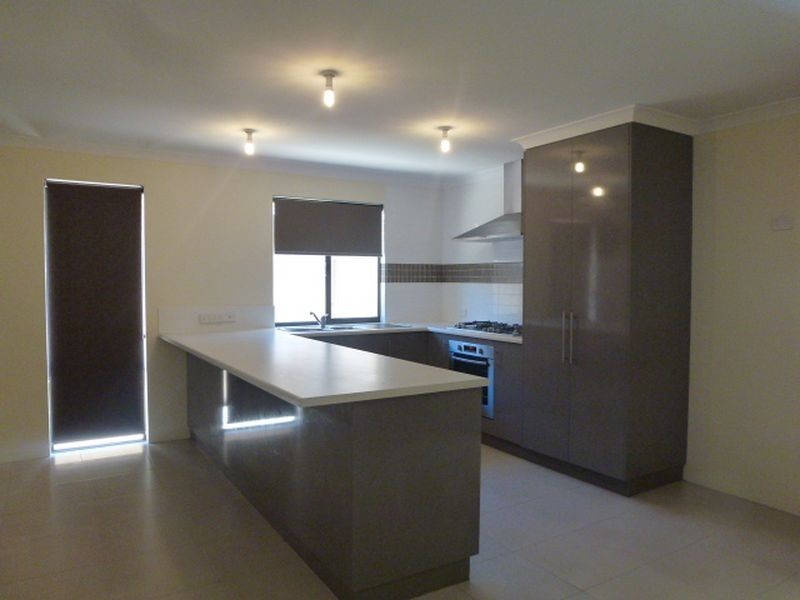 55 Murdoch Drive, Thornlie WA 6108