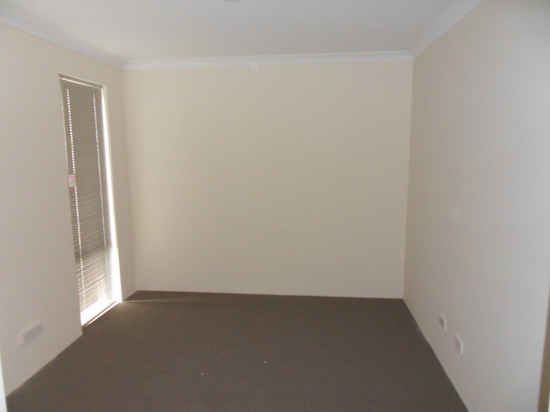 10 Wardle Court, Piara Waters WA 6112