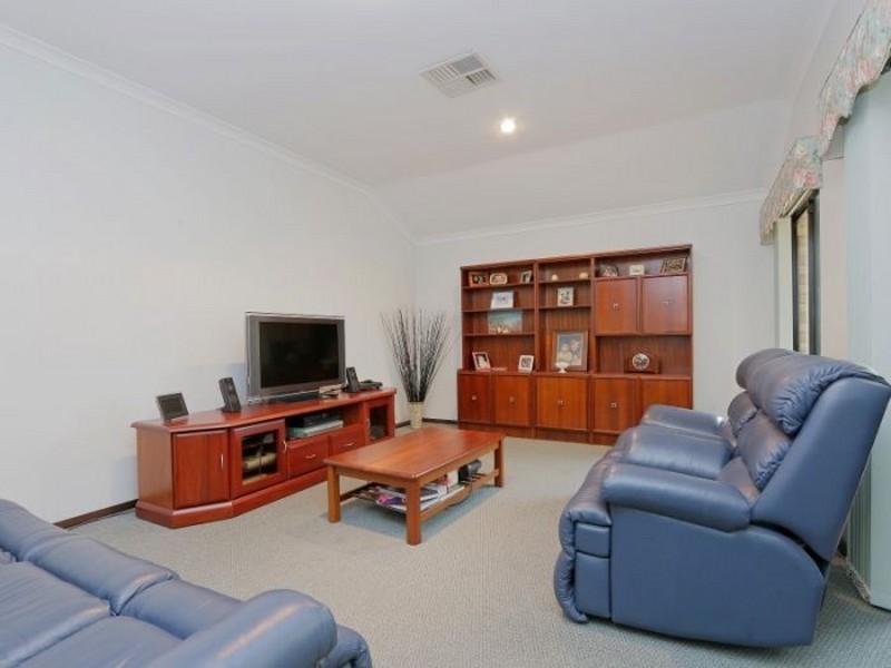25 Sandringham Promenade, Canning Vale WA 6155