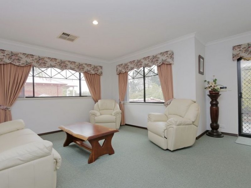 25 Sandringham Promenade, Canning Vale WA 6155