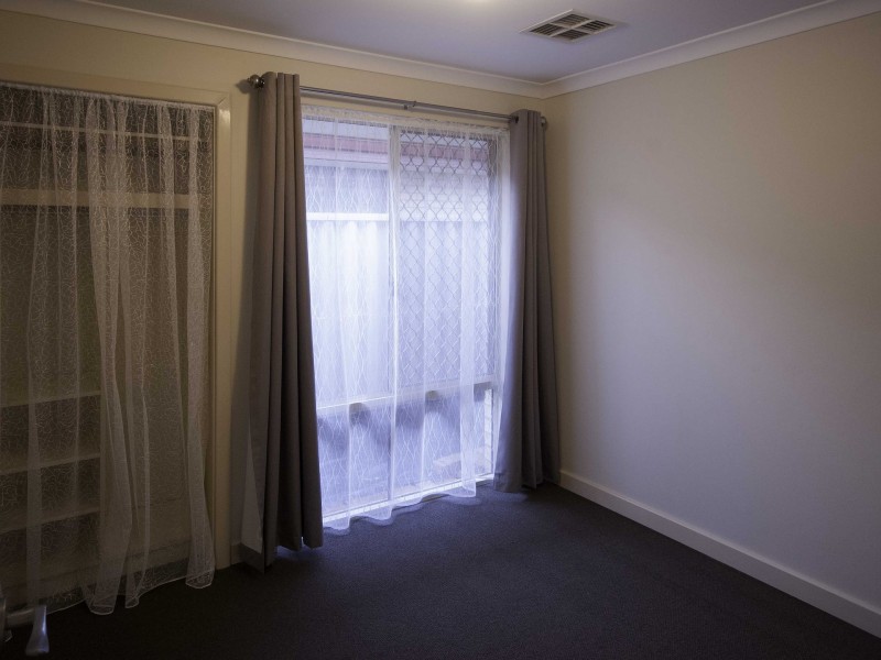 18 River Bank Drive, Gosnells WA 6110